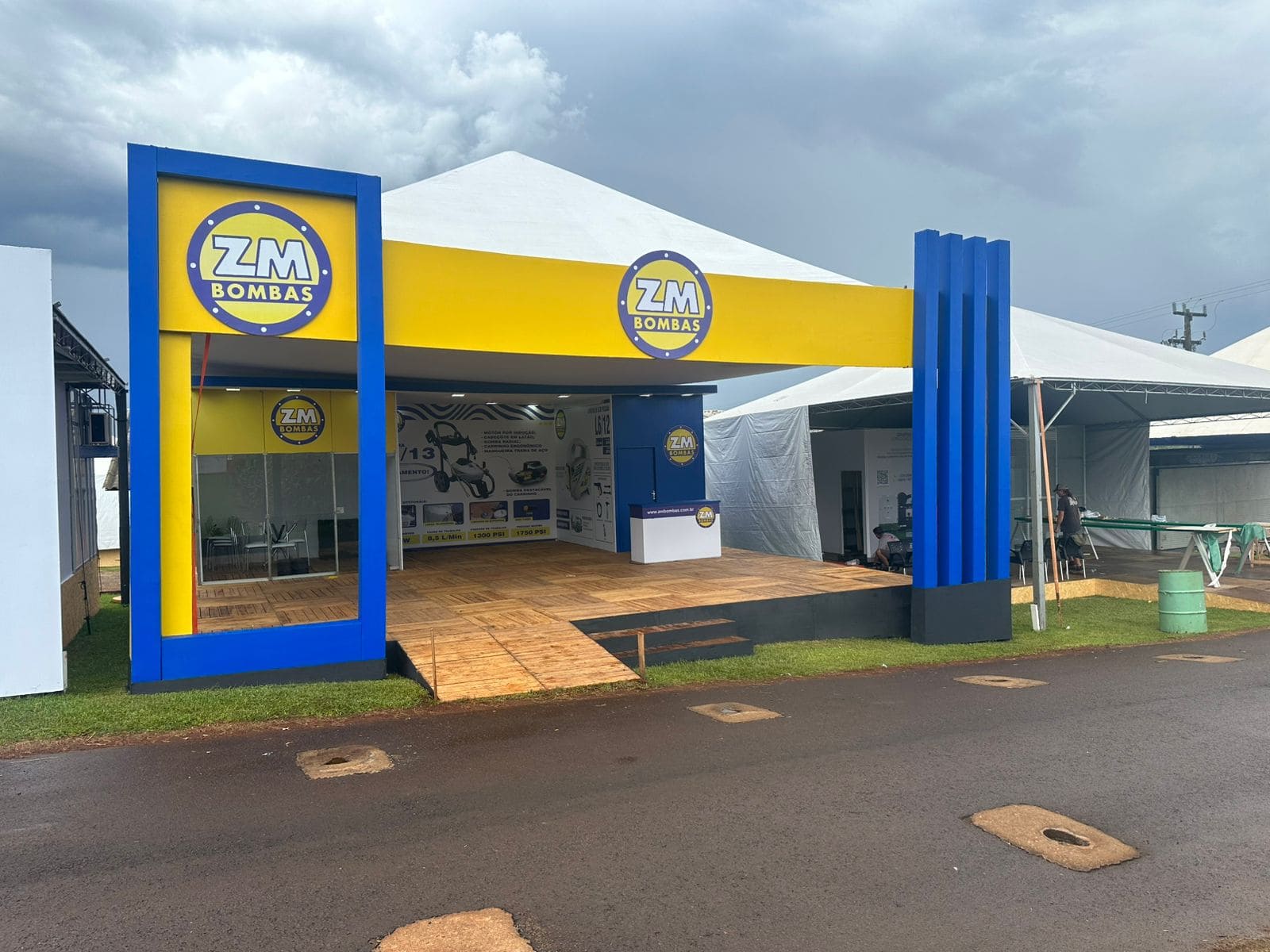 Estandes profissionais em evento - Contrate a AMBV Estandes